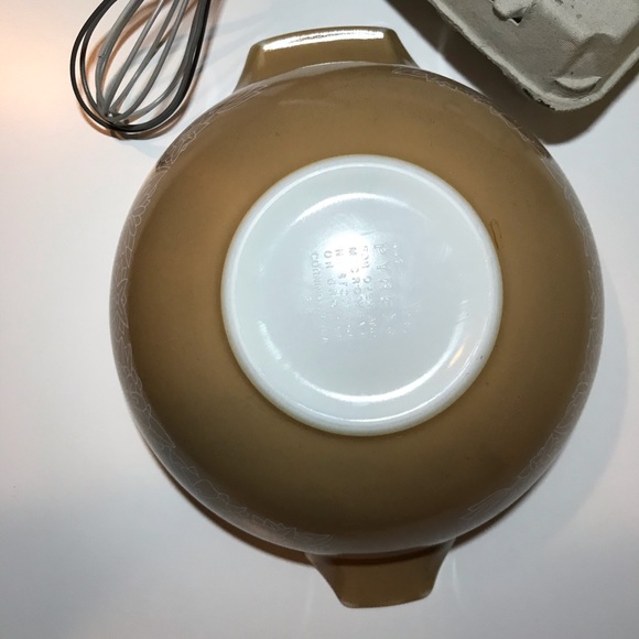 Vintage Woodlands Pyrex Cinderella Bowls - Picture 5 of 11